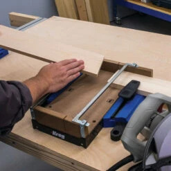 Gabarit Support De Coupe Universel Pour Scie Circulaire Crosscut Station Kreg KMA4100-INT -SILVERLINE Ventes Gabarit support de coupe universel pour scie circulaire 4