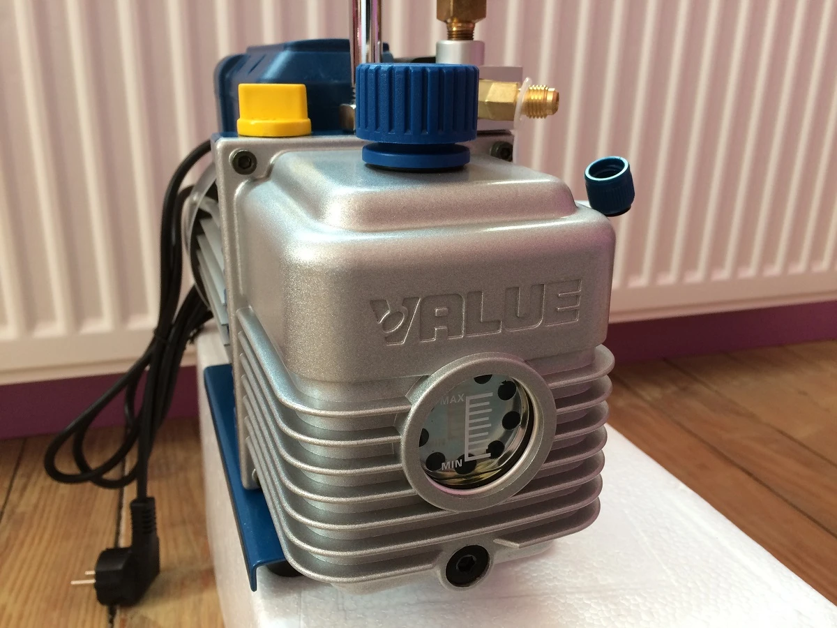 Pompe à Vide 2 étages Value 70 L/m Avec électrovanne Et Vacuomètre 6 Pompe à Vide 2 étages Value 70 L/m Avec électrovanne Et Vacuomètre – Image 4